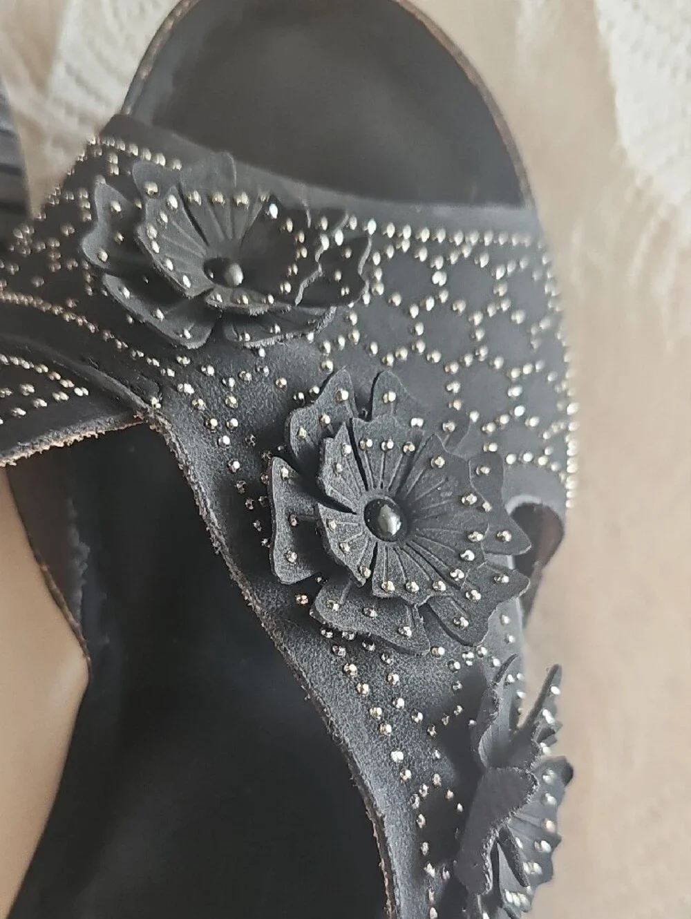 Black Butterfly Embellished Sandals – Women’s Size 8